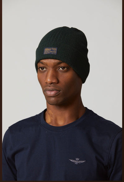 Ribbed beanie with custom label