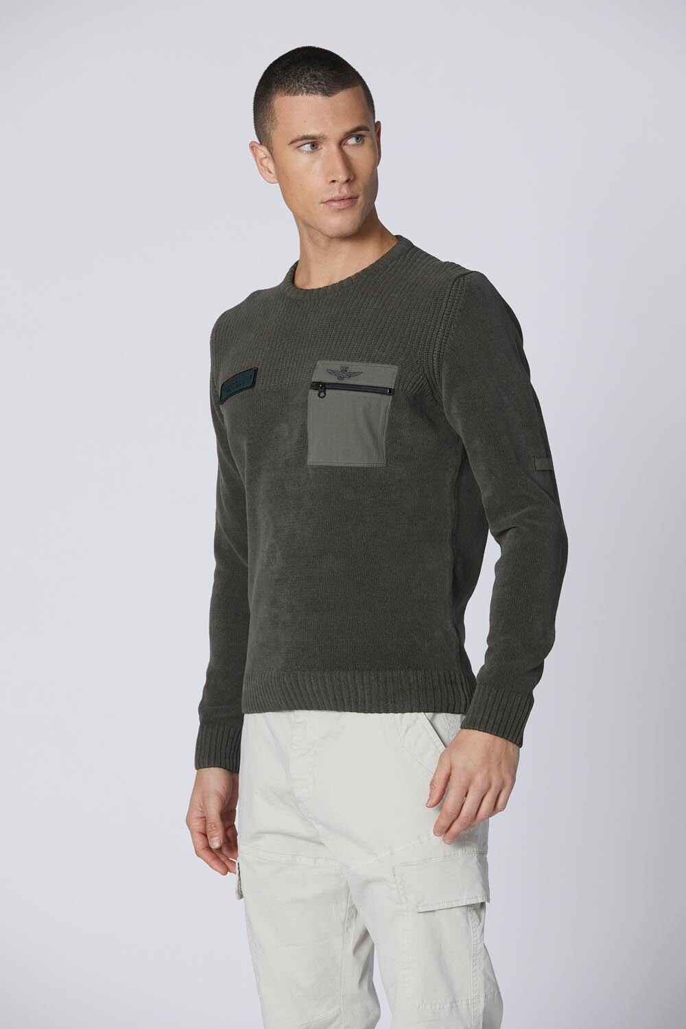 Crew neck sweater with pocket