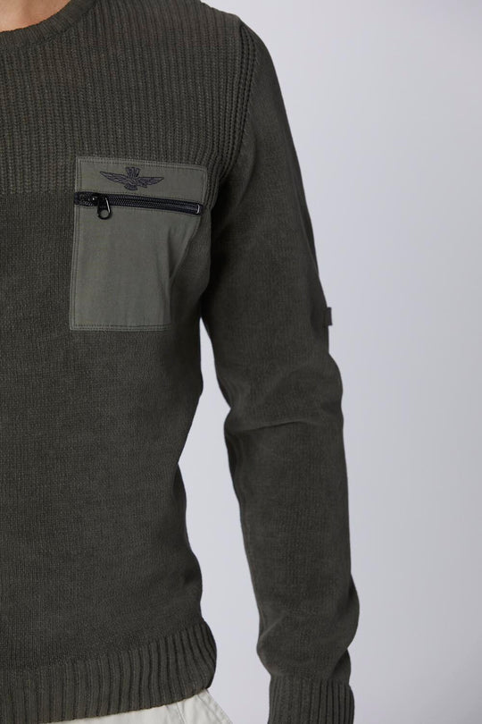 Crew neck sweater with pocket