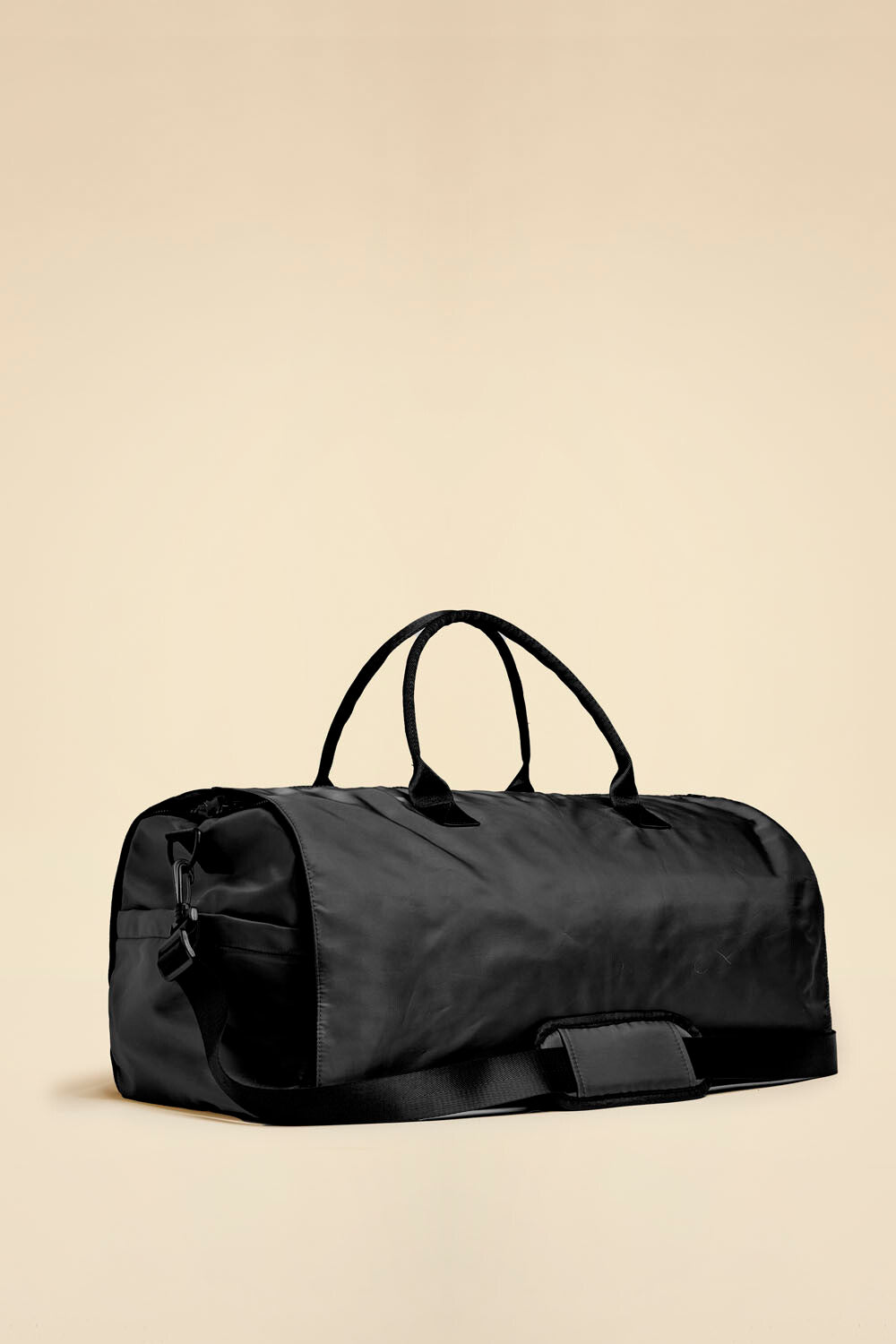 Multifunctional nylon duffle bag