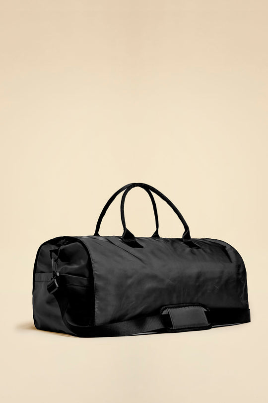 Multifunctional nylon duffle bag