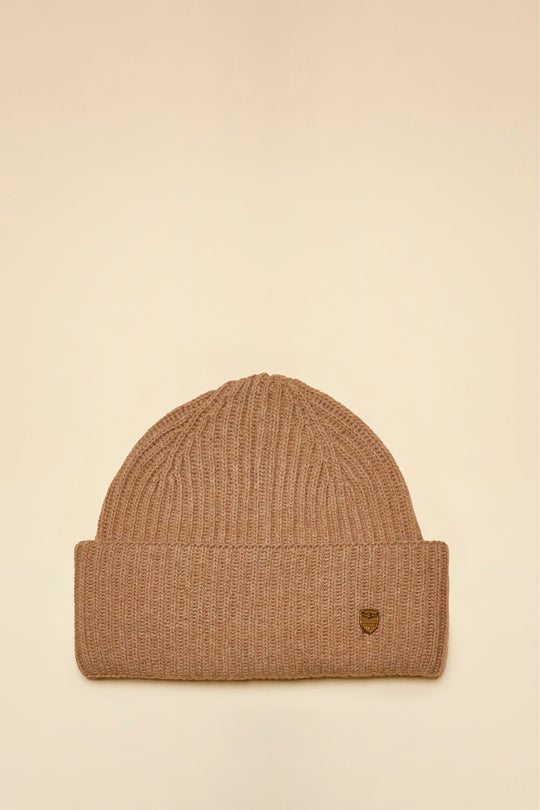 Cashmere blend beanie with metal badge