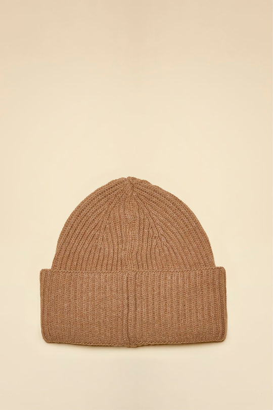 Cashmere blend beanie with metal badge