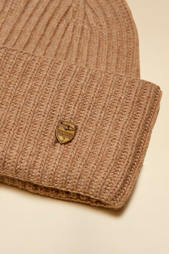 Cashmere blend beanie with metal badge