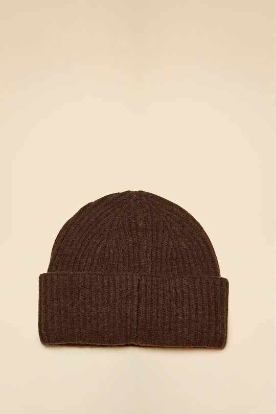 Cashmere blend beanie with metal badge