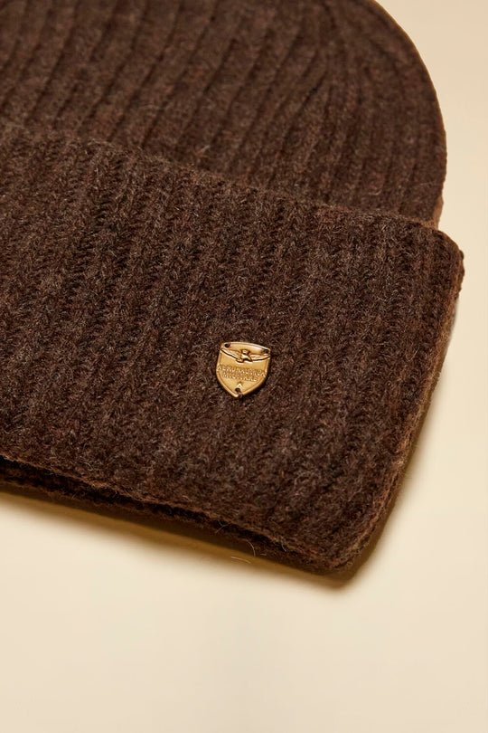 Cashmere blend beanie with metal badge