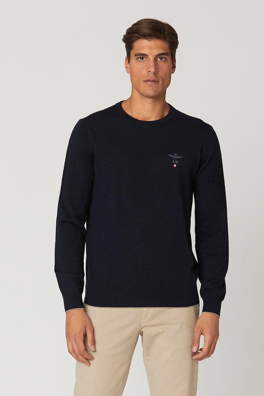 Basic crew neck wool sweater