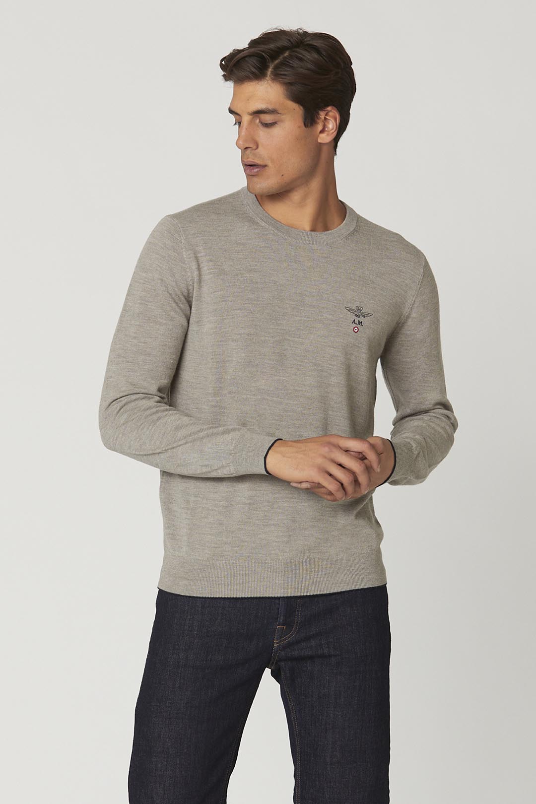 Basic crew neck wool sweater