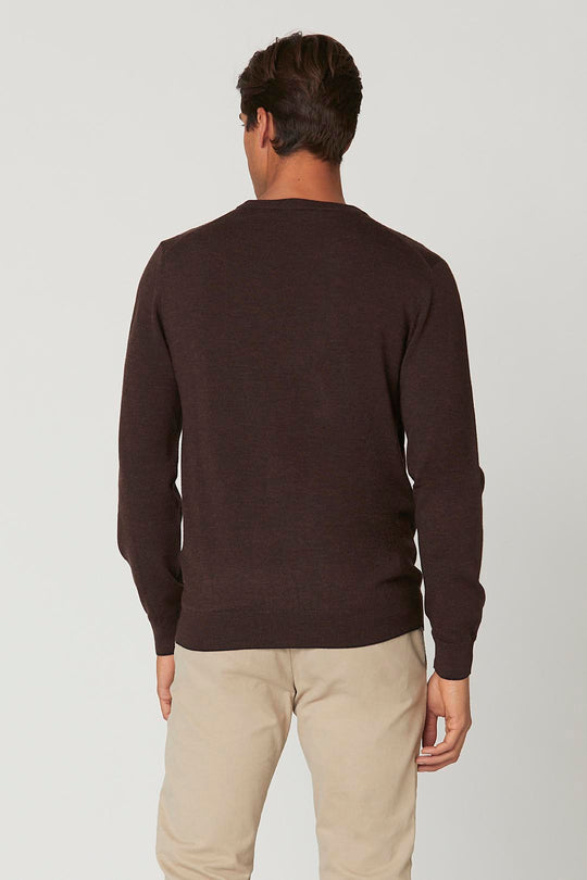 Basic crew neck wool sweater