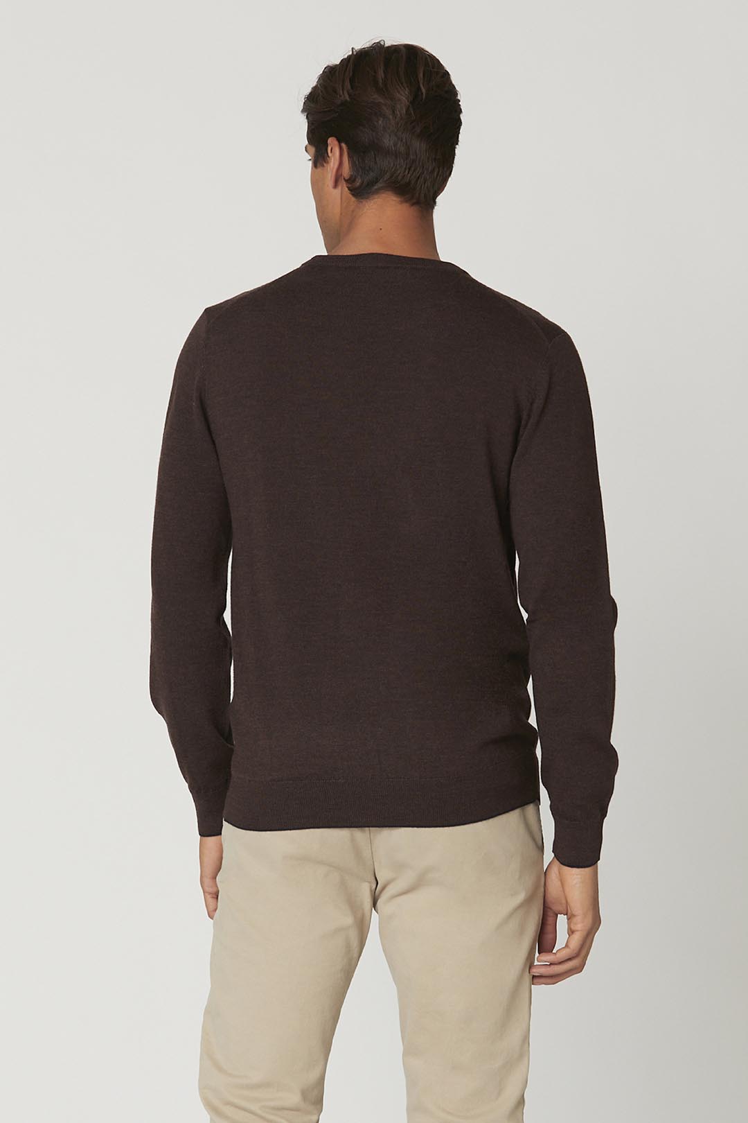 Basic crew neck wool sweater