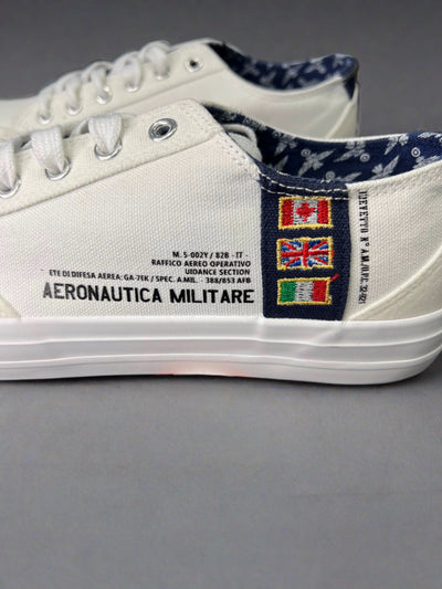 Cotton sneakers with patch