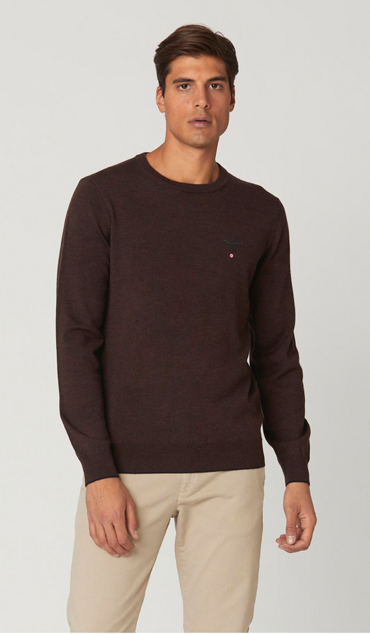 Basic crew neck wool sweater