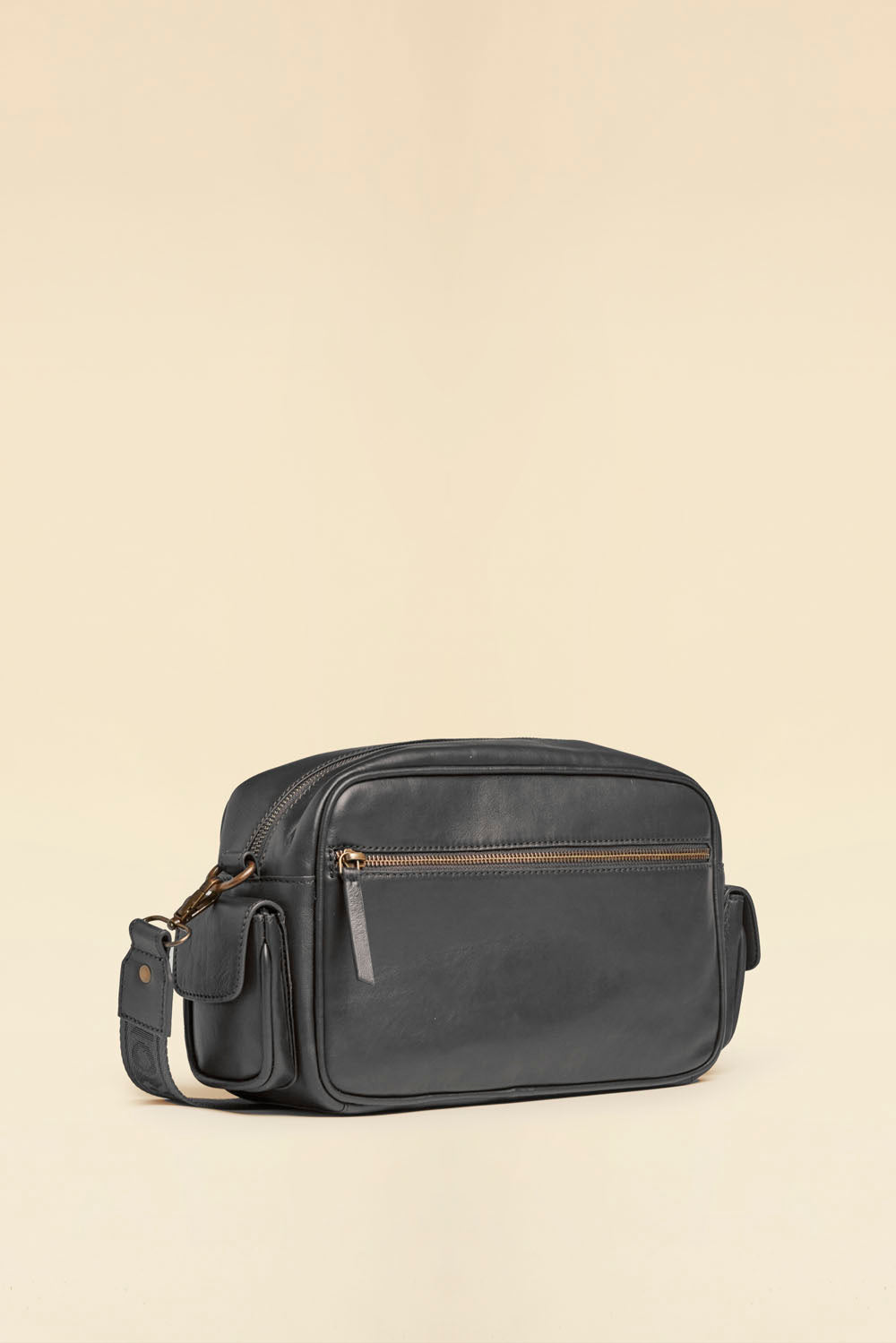 Multi-pocket leather crossbody bag