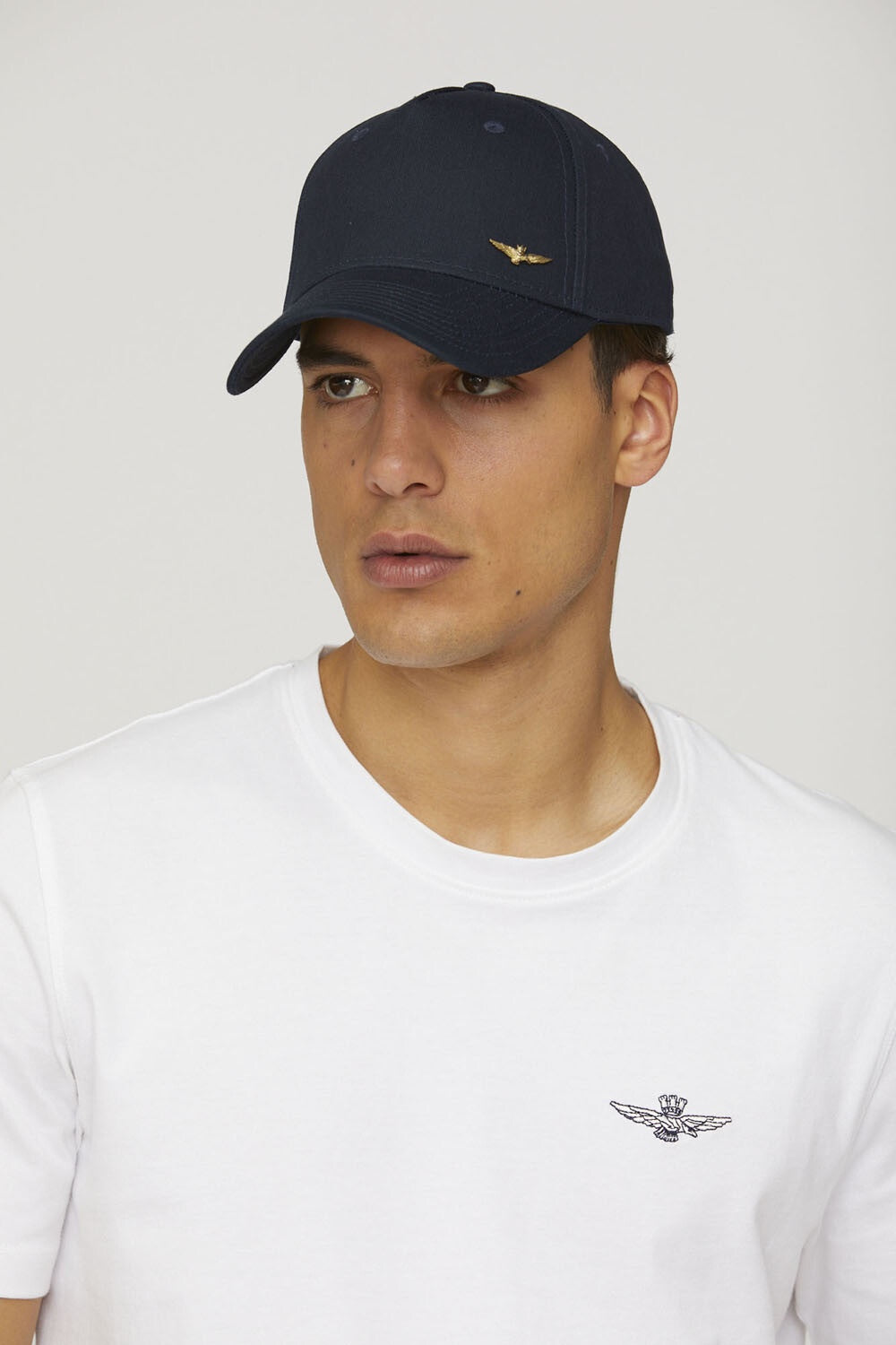 Basic baseball cap with metal eagle